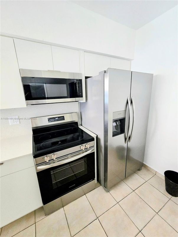 Interior, Kitchen, Stainless Steel Appliances
