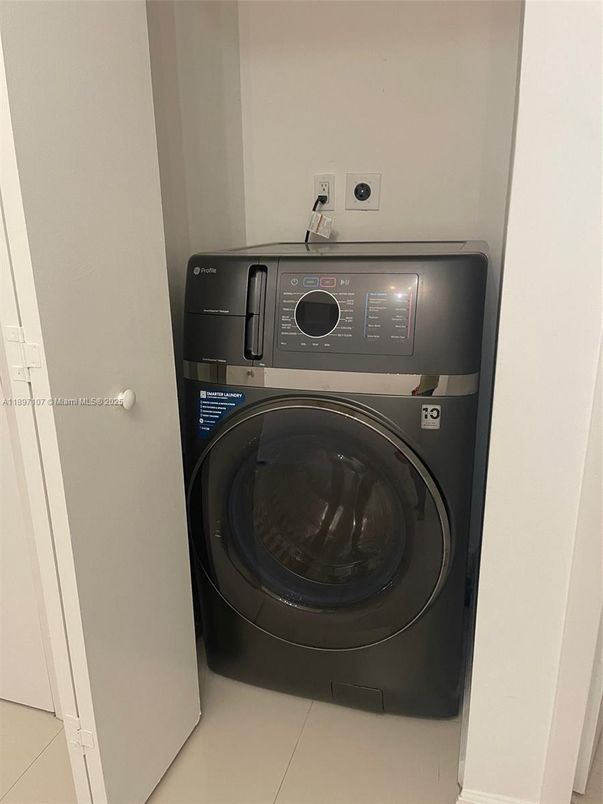 Interior, Utility Closets, Washer