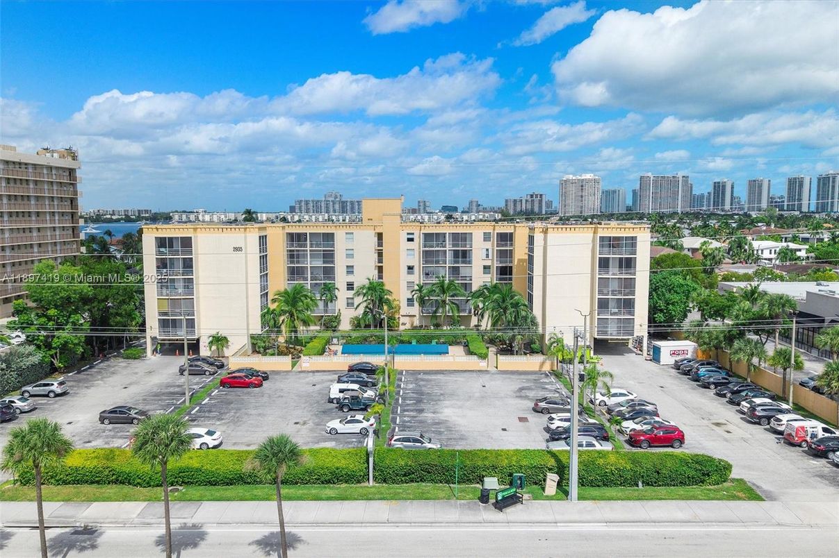 Exterior, Facade, Condo Building