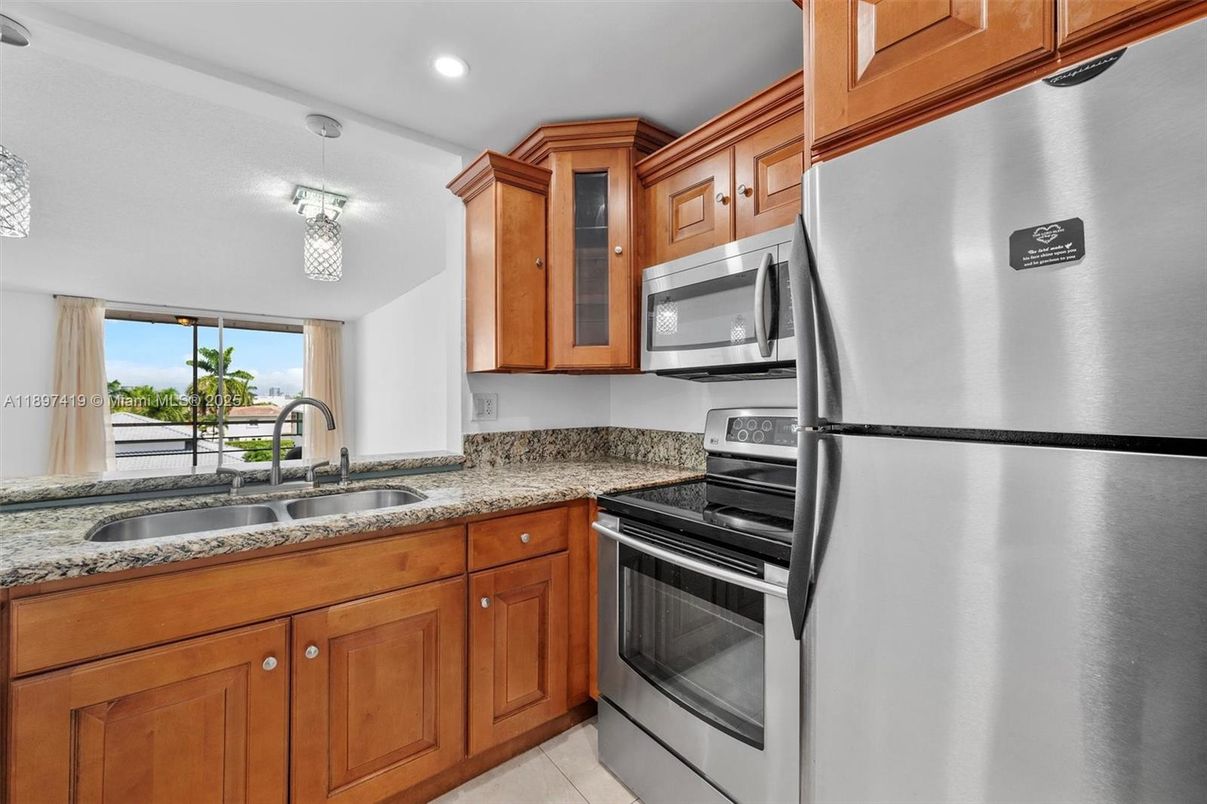 Interior, Kitchen, Pendant Lights, Recessed Lighting