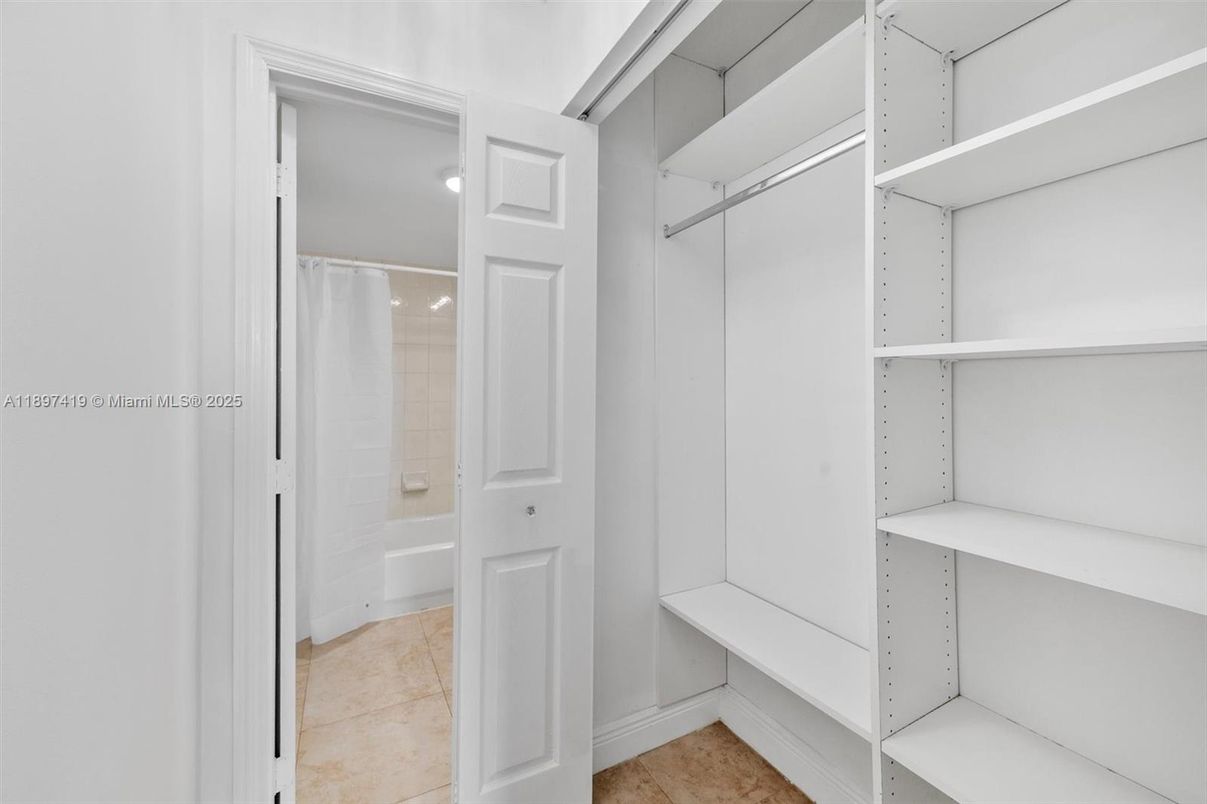 Interior, Walk-in Closets