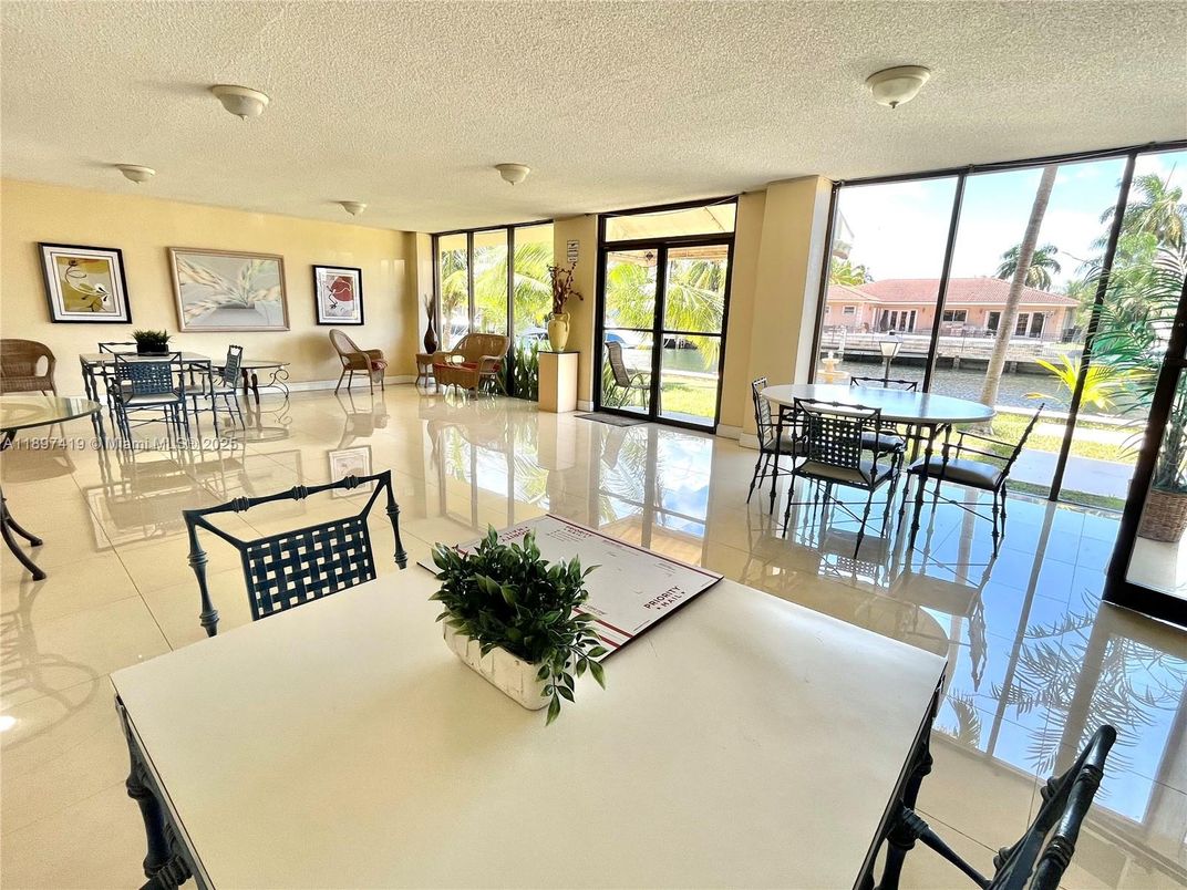 Dining room, Interior, Water