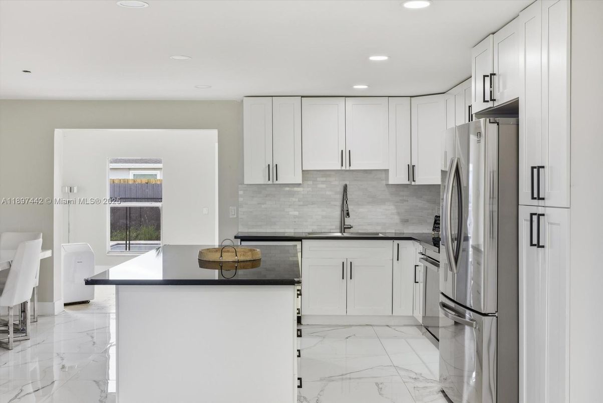 Interior, Kitchen, Marble, Recessed Lighting