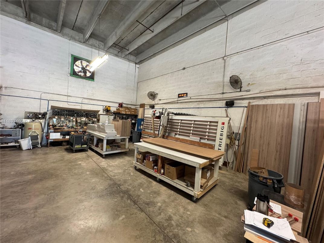 Garage, Interior