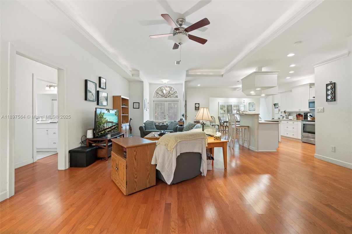 Interior, Kitchen, Living room, Recessed Lighting, Wood Texture Flooring