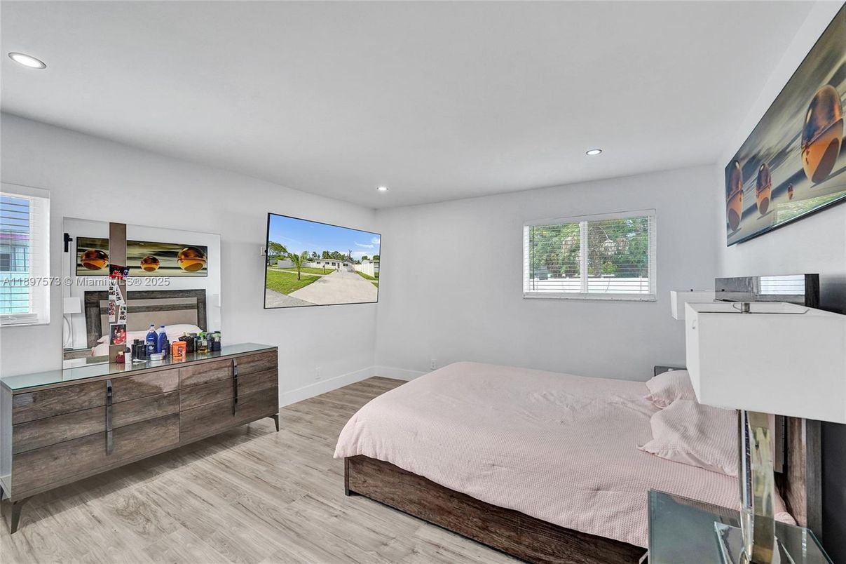 Bedroom, Interior, Recessed Lighting, Wood Texture Flooring