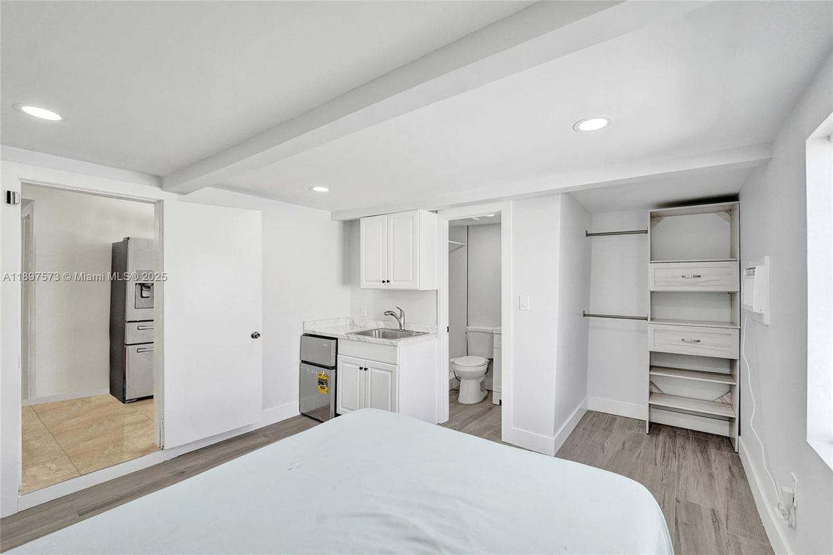 Bathroom, Bedroom, Interior, Recessed Lighting, Wood Texture Flooring