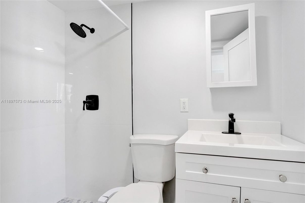 Bathroom, Interior, Recessed Lighting
