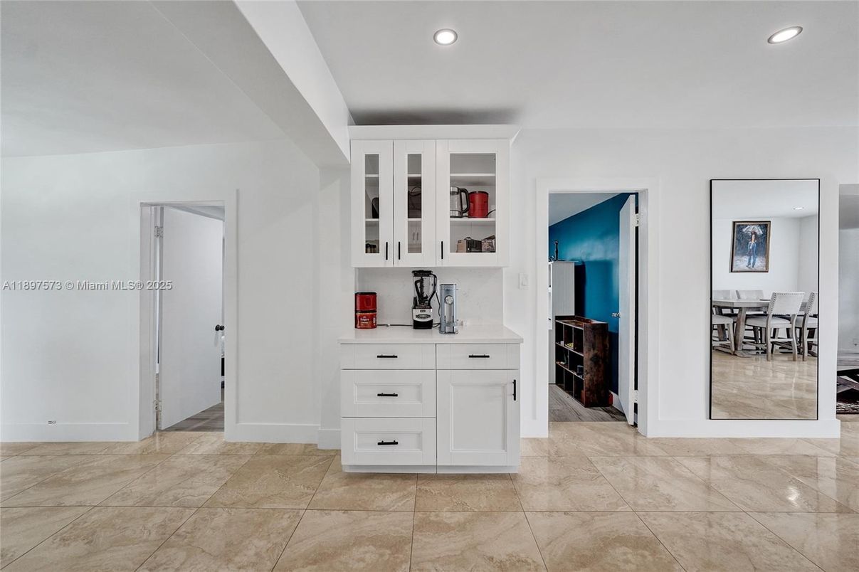 Dining room, Interior, Recessed Lighting