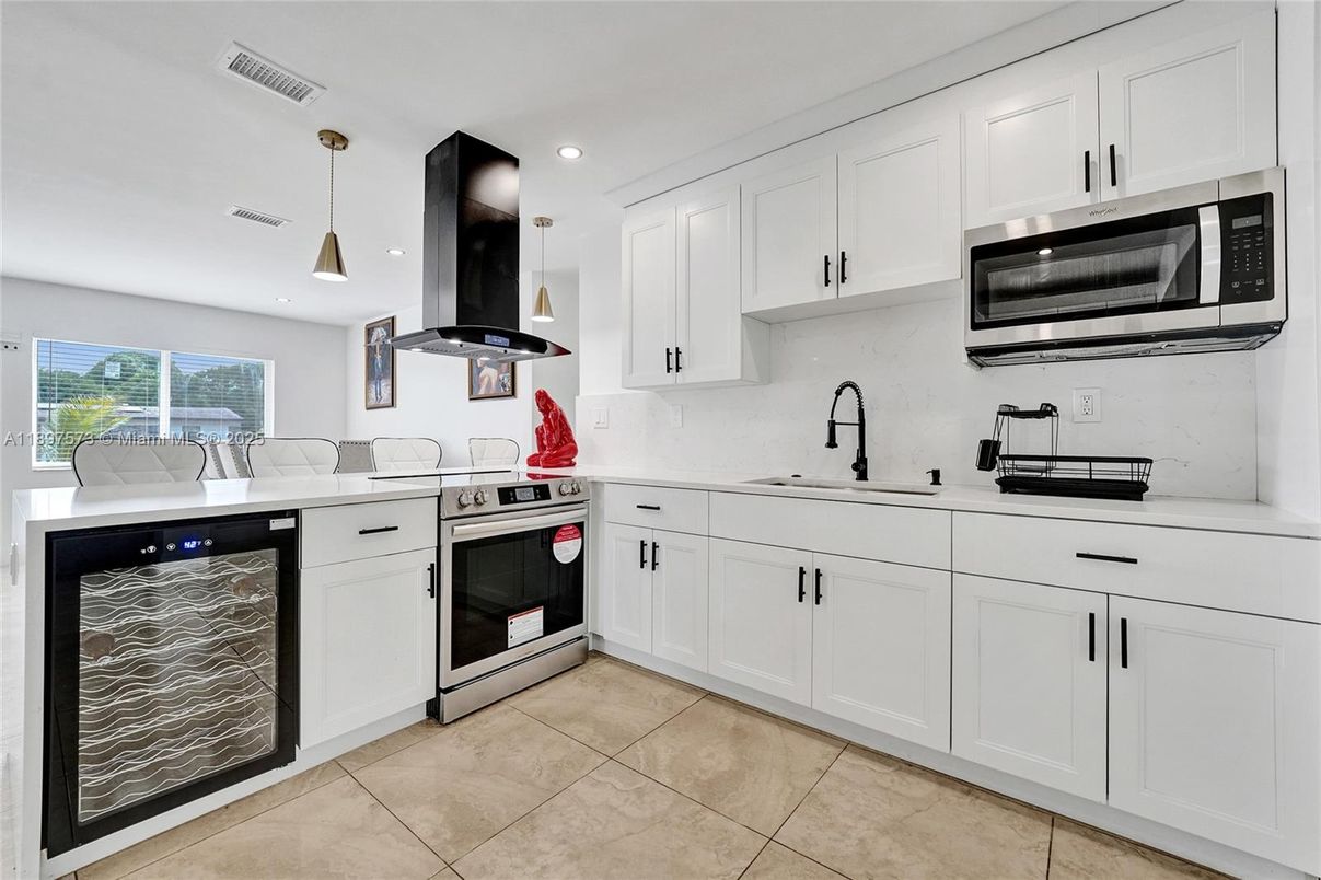 Interior, Kitchen, Pendant Lights, Recessed Lighting, Stainless Steel Appliances