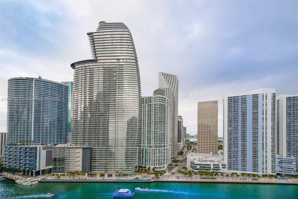 Exterior, Facade, Highrise