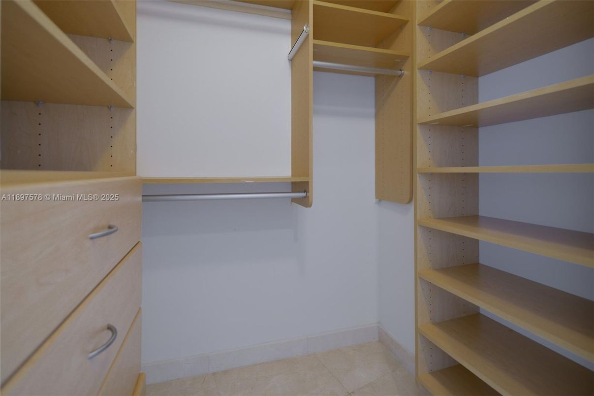 Interior, Walk-in Closets