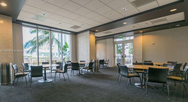 Dining room, Interior, Recessed Lighting