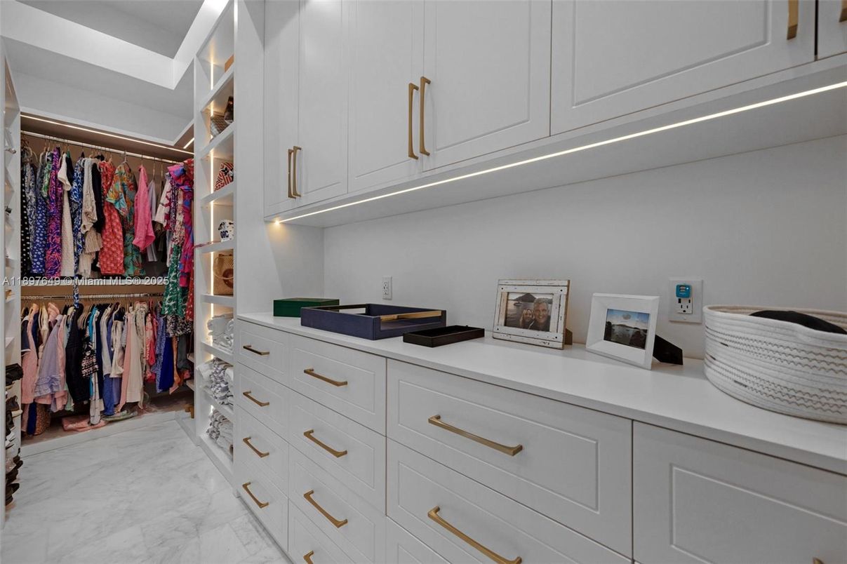 Interior, Marble, Walk-in Closets
