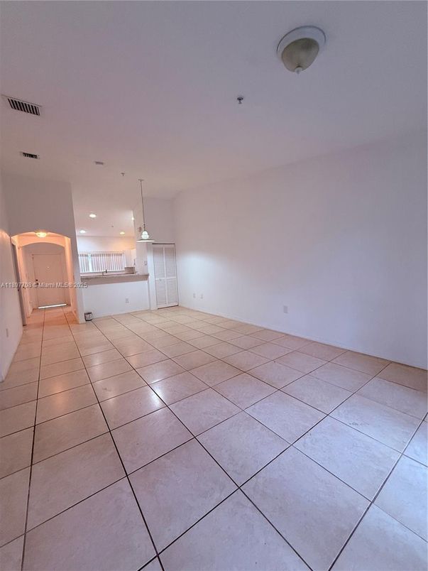 Empty room, Interior, Pendant Lights, Recessed Lighting