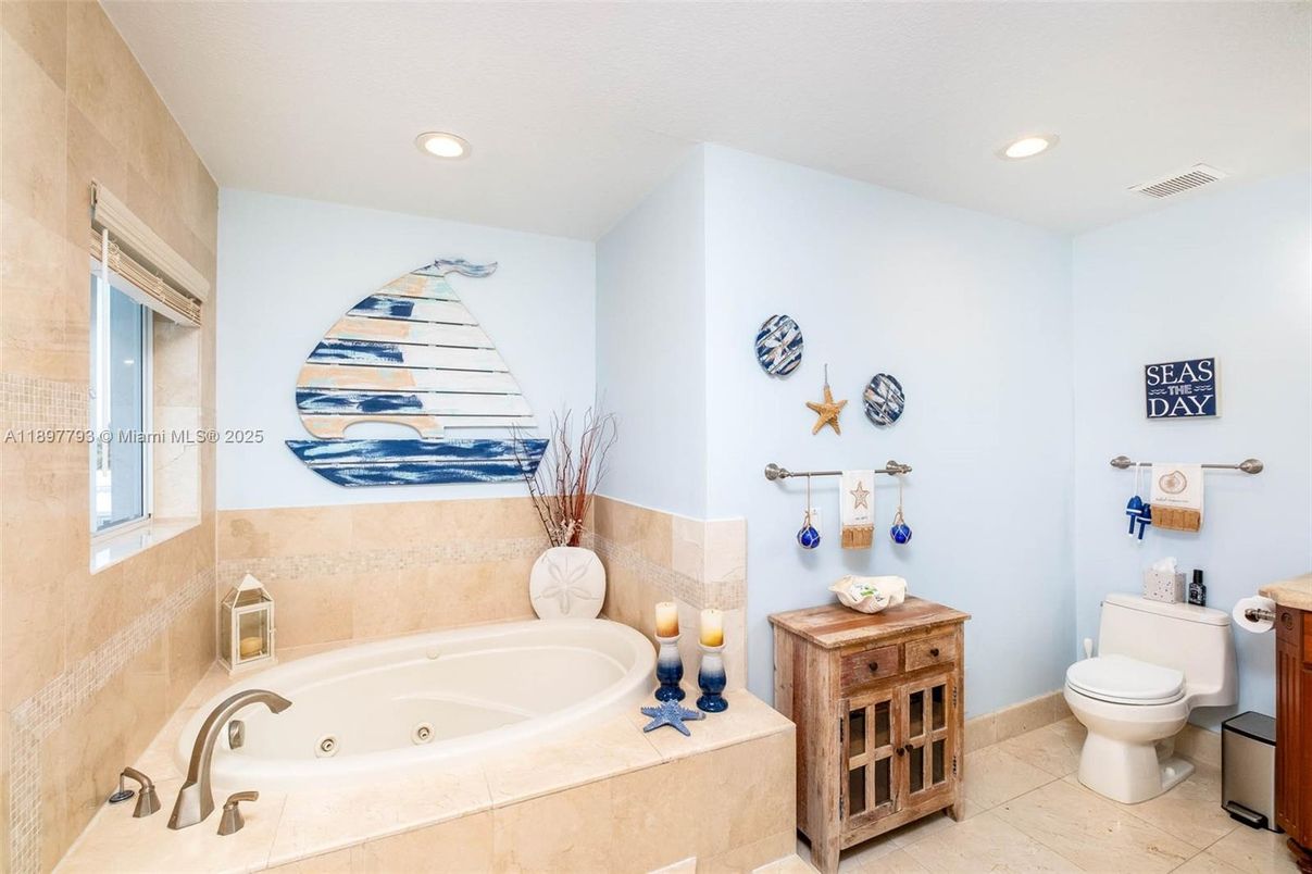 Bathroom, Interior, Recessed Lighting