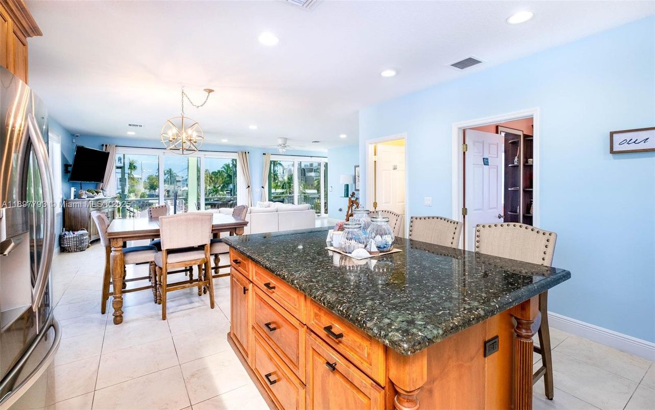 Dining room, Interior, Kitchen, Living room, Pendant Lights, Recessed Lighting