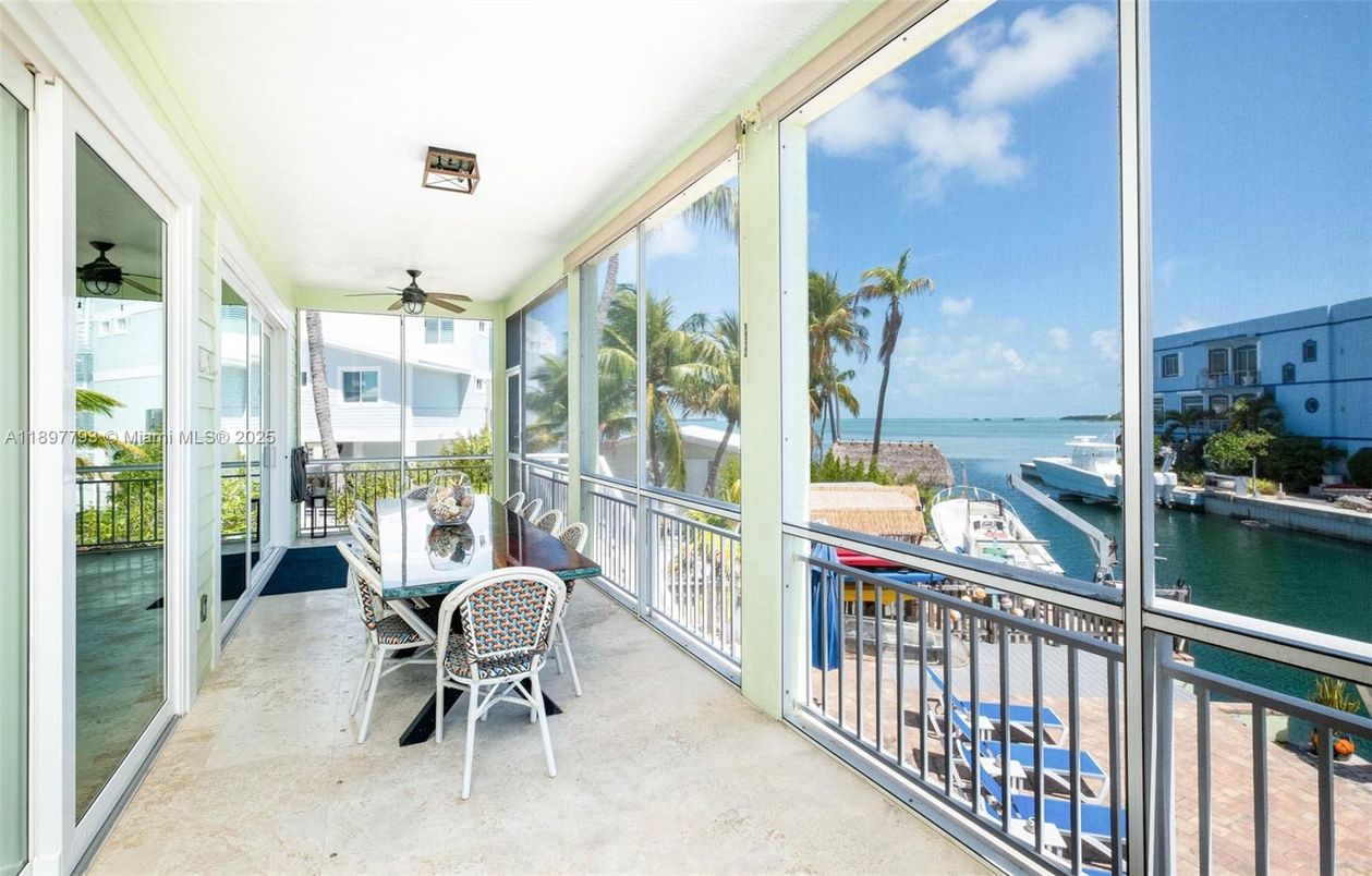 Interior, Sun Room, Water