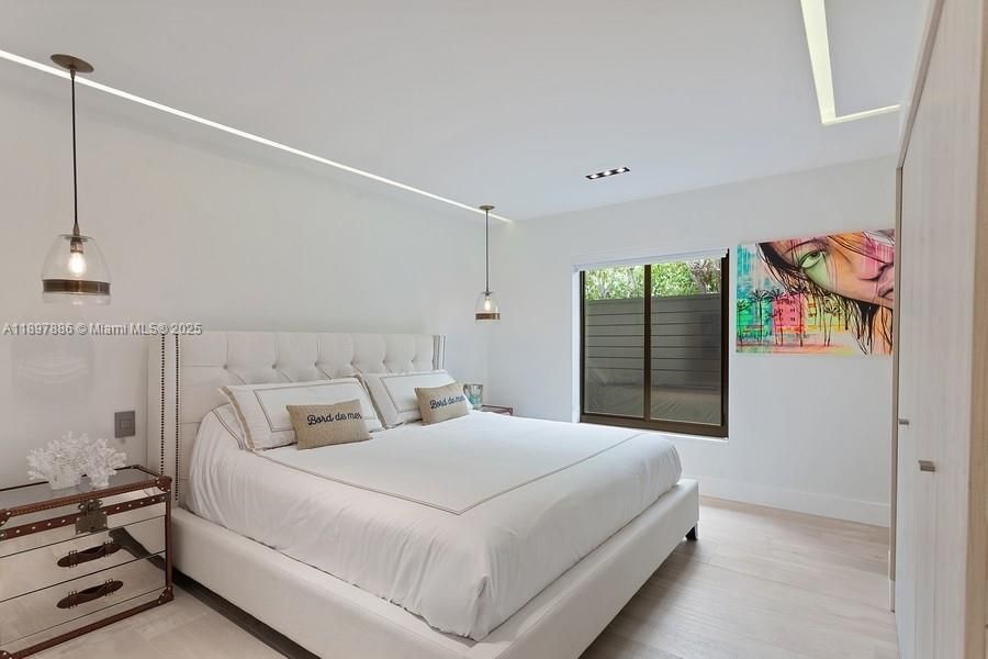 Bedroom, Interior, Pendant Lights, Recessed Lighting, Wood Texture Flooring