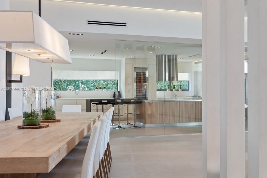 Dining room, Interior, Recessed Lighting
