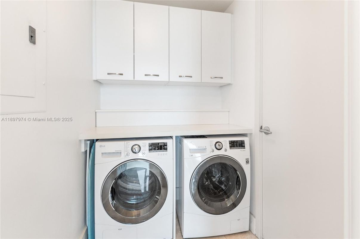 Interior, Washer