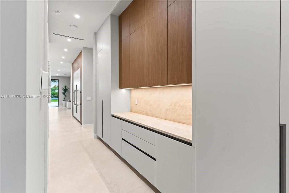 Interior, Recessed Lighting
