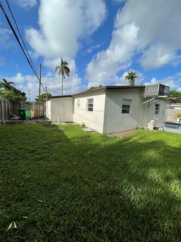 Backyard, Exterior