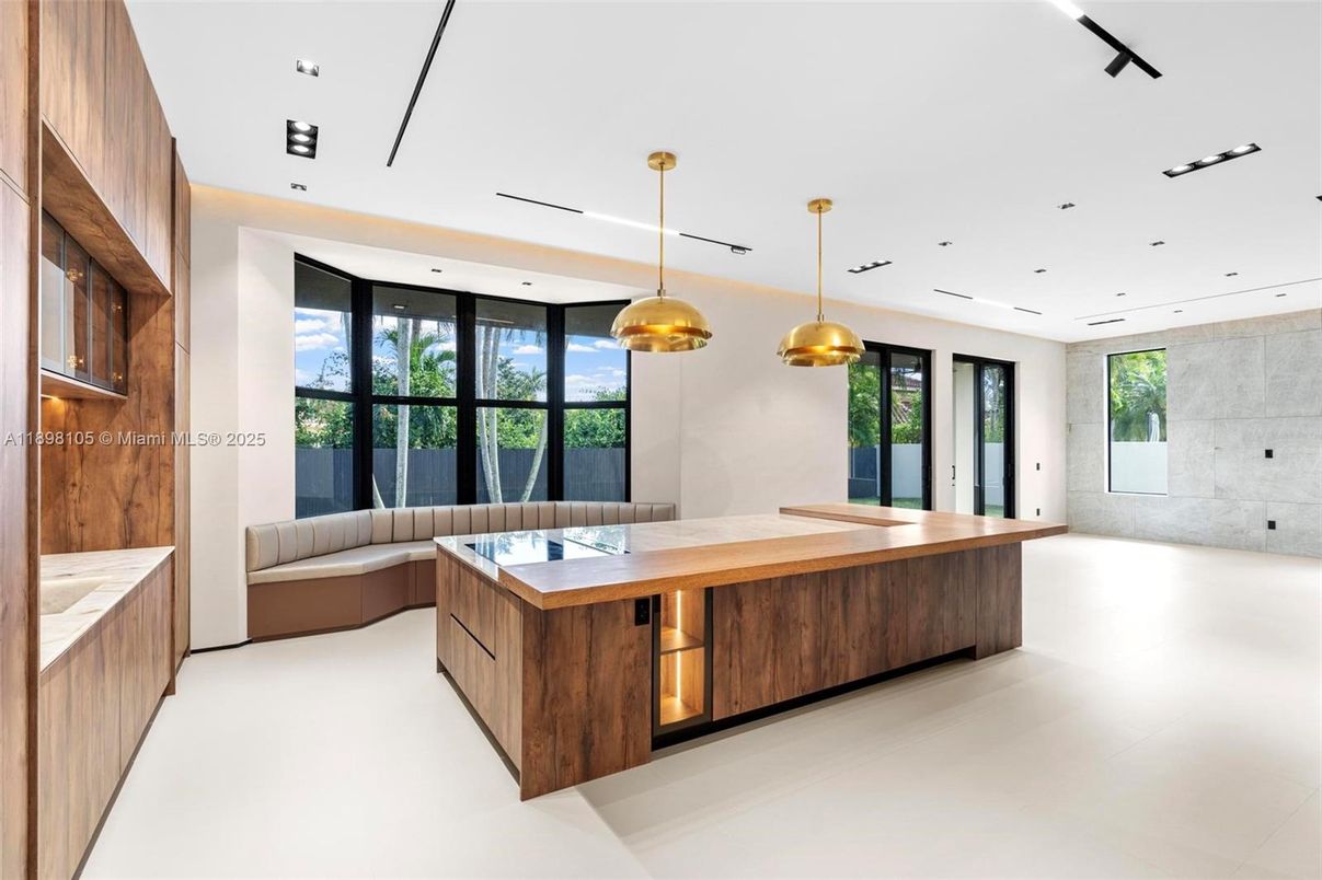 Interior, Living room, Pendant Lights, Recessed Lighting