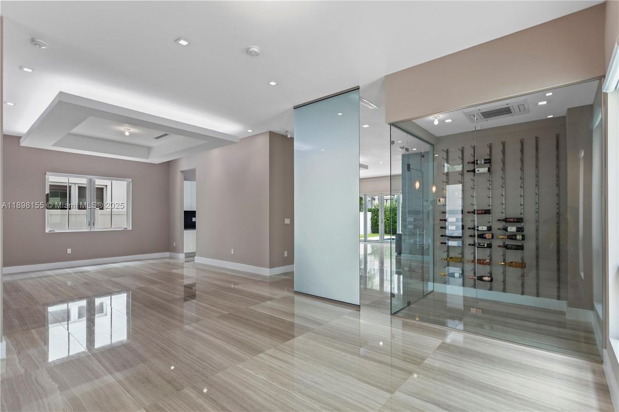 Empty room, Interior, Recessed Lighting, Wine Storage