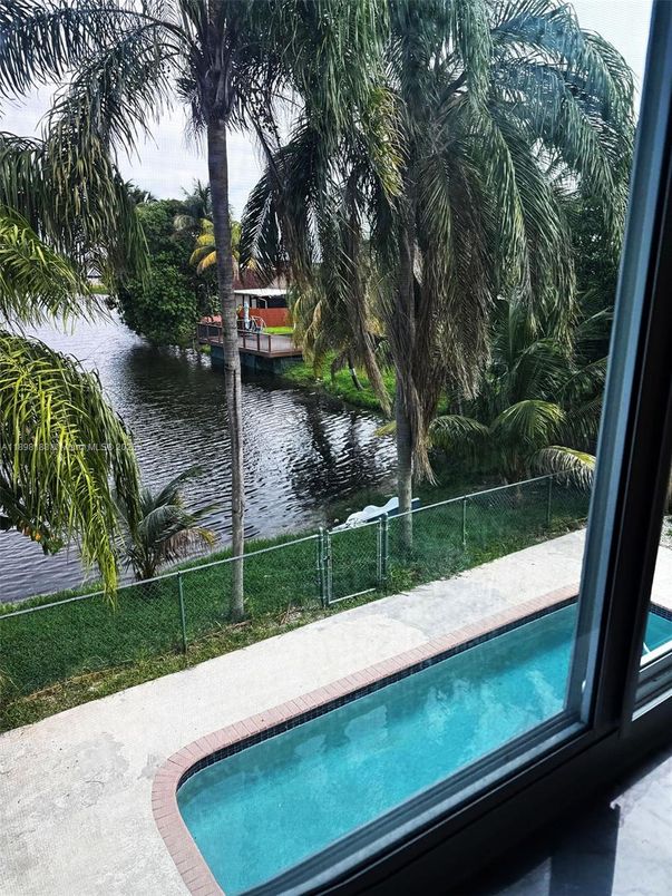 Exterior, Pool, Water