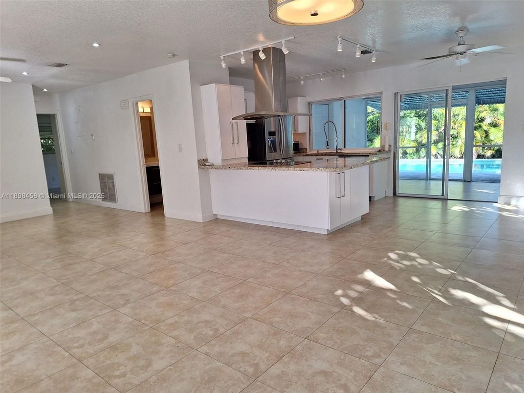 Interior, Kitchen, Recessed Lighting