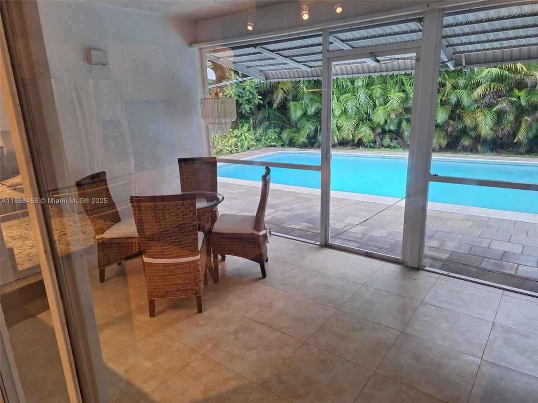 Dining room, Interior, Pool, Sun Room