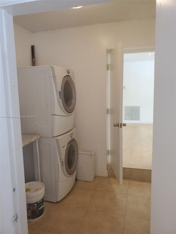 Interior, Utility Closets, Washer
