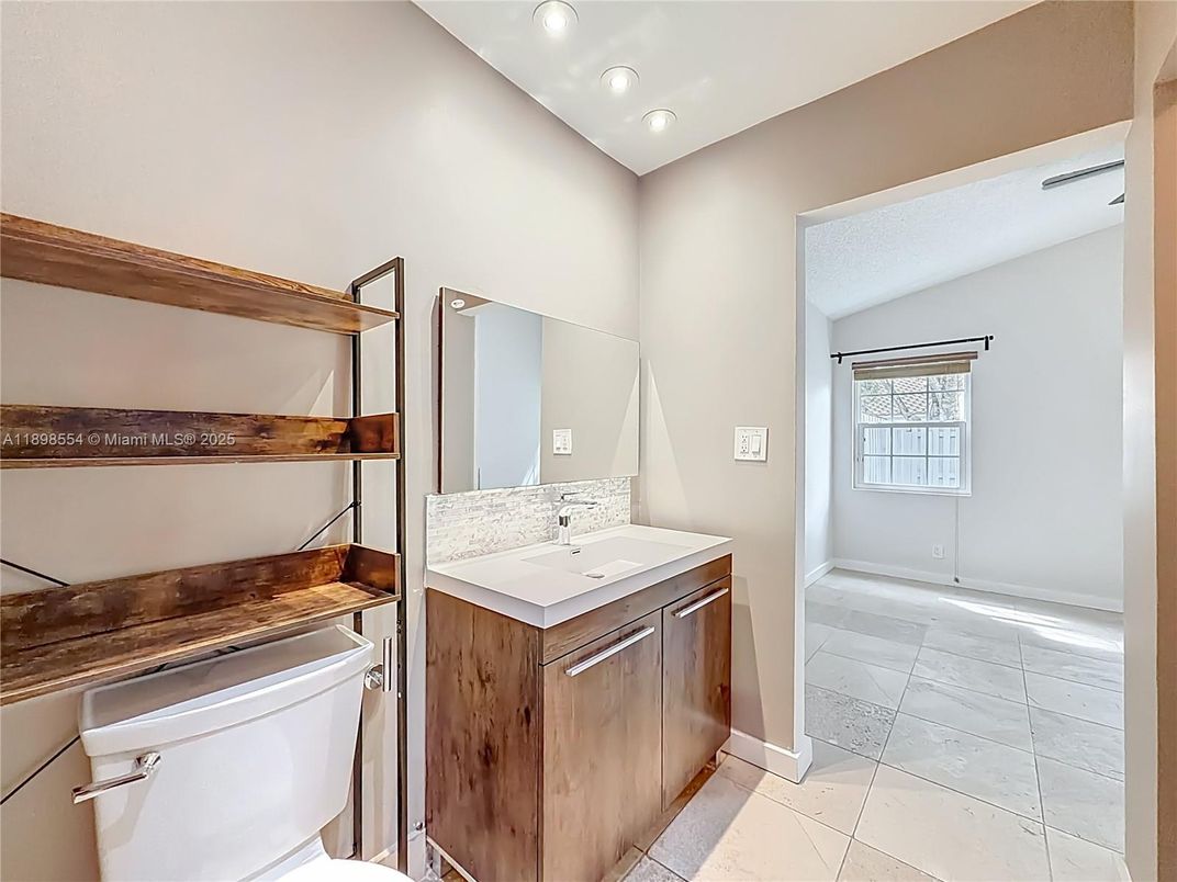 Bathroom, Interior, Recessed Lighting