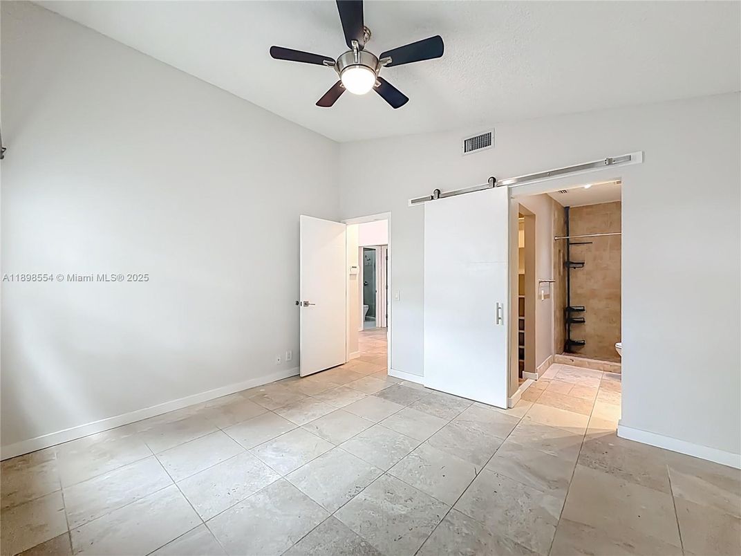 Bathroom, Empty room, Interior, Recessed Lighting