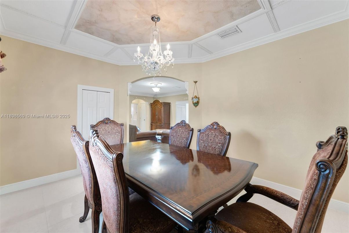 Chandelier, Dining room, Interior
