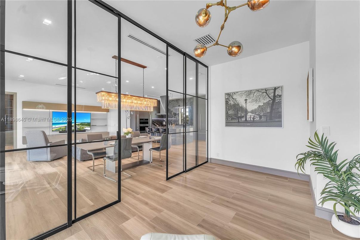 Chandelier, Dining room, Interior, Recessed Lighting, Wood Texture Flooring