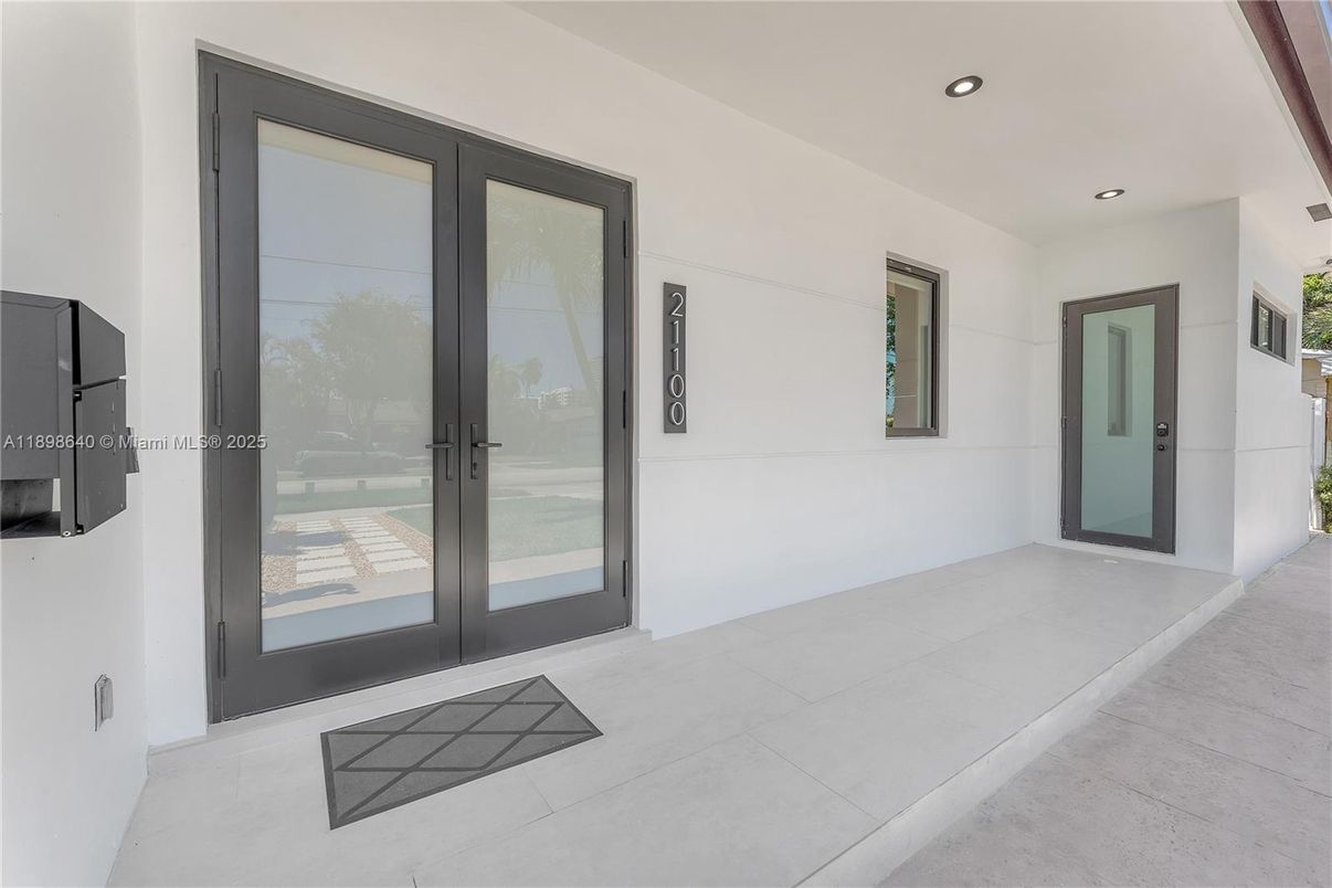Exterior, Recessed Lighting