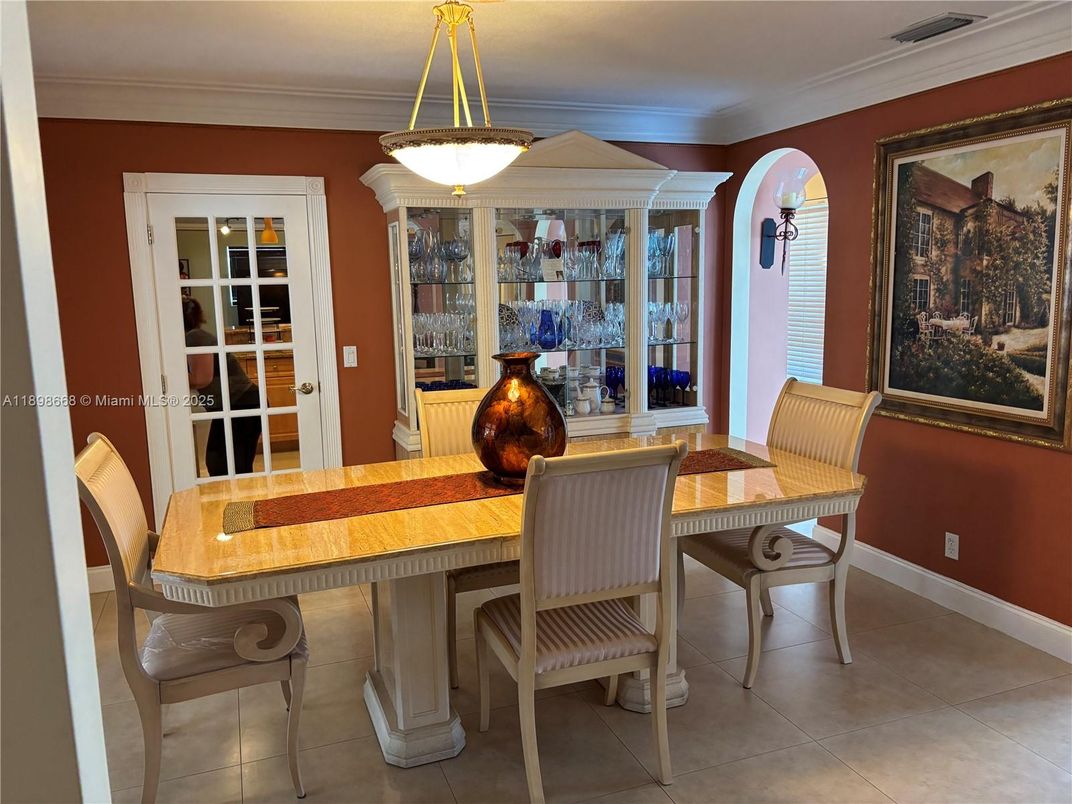 Dining room, Interior