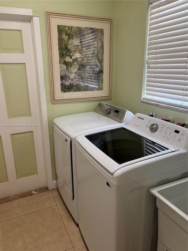 Interior, Washer