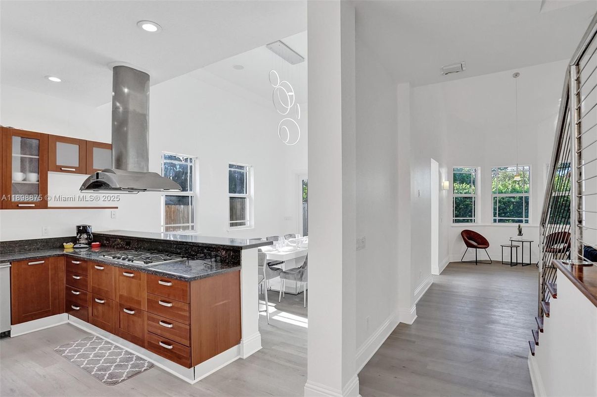 Dining room, Interior, Kitchen, Recessed Lighting, Wood Texture Flooring
