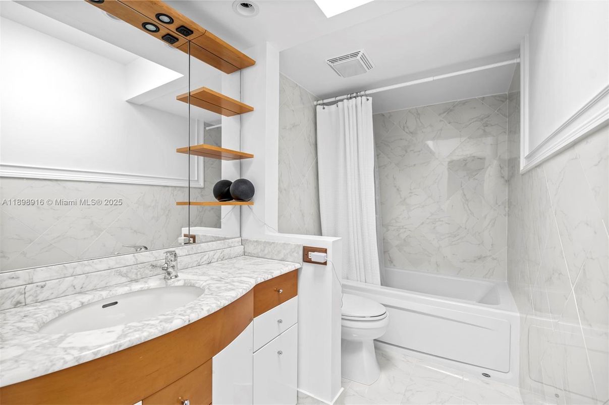 Bathroom, Interior, Marble, Marble Walls