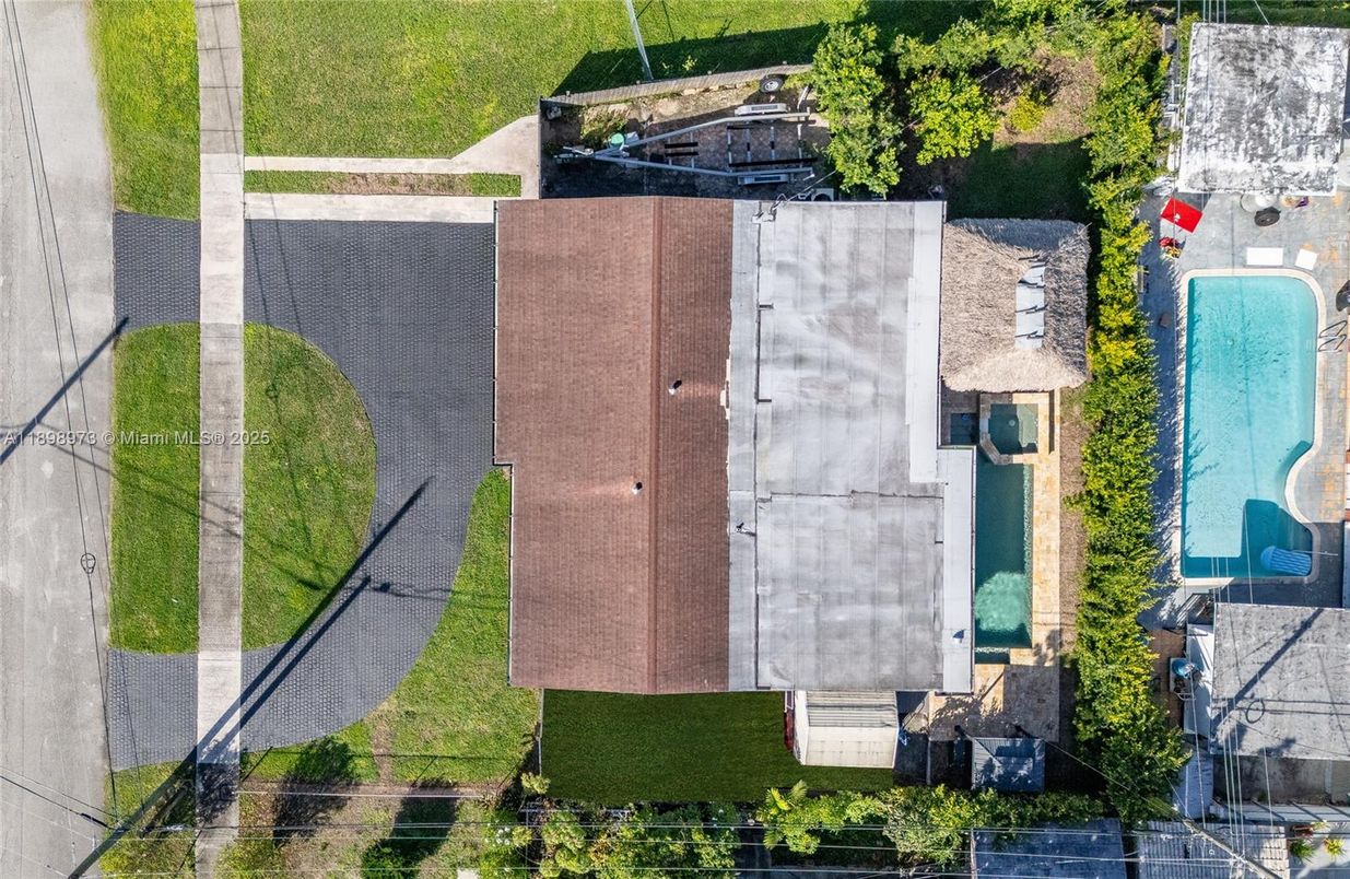 Exterior, Drone