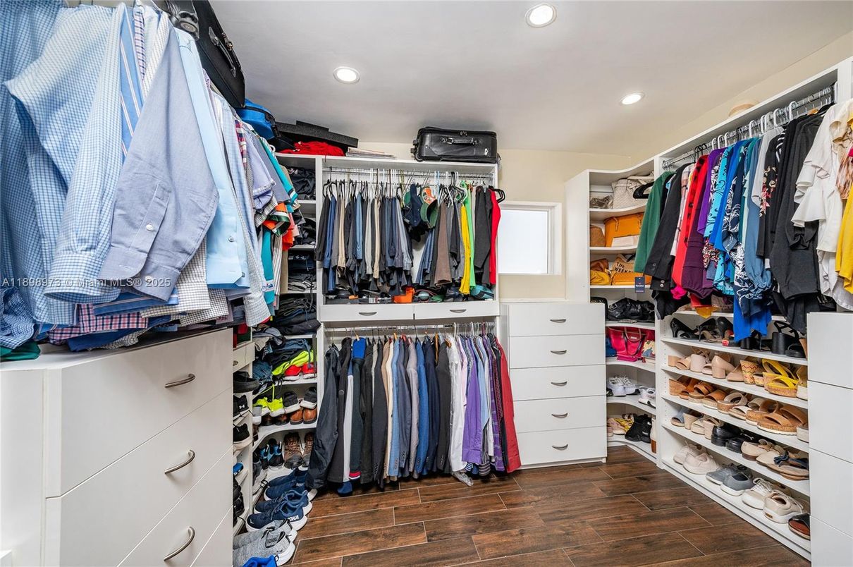 Interior, Recessed Lighting, Walk-in Closets, Wood Texture Flooring