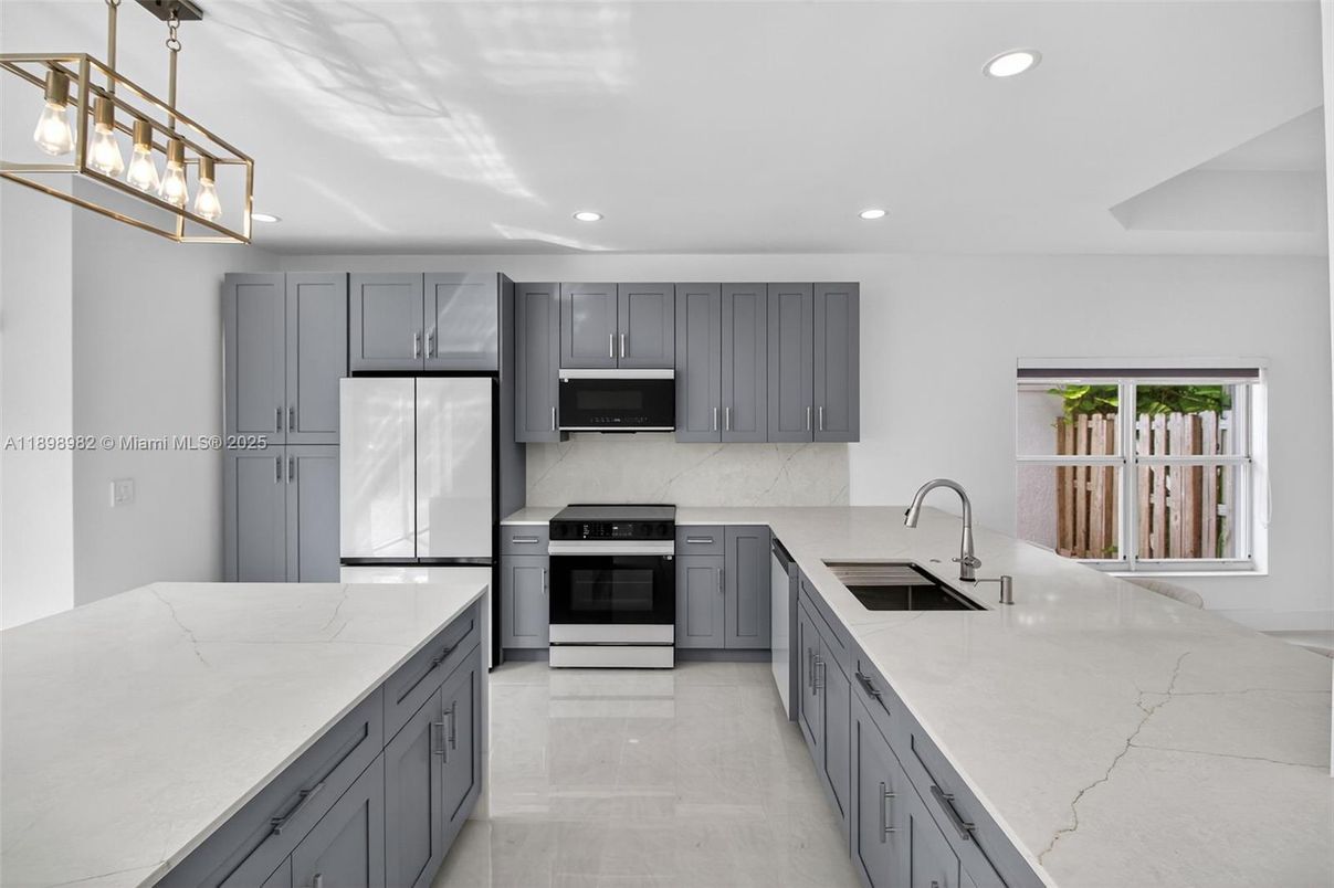 Interior, Kitchen, Pendant Lights, Recessed Lighting, Stainless Steel Appliances