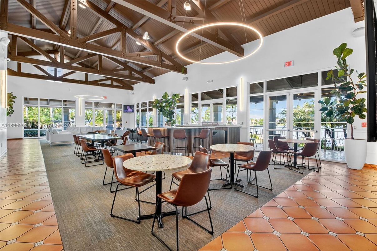 Dining room, Interior, Pendant Lights, Wooden Beams, Wooden Ceilings