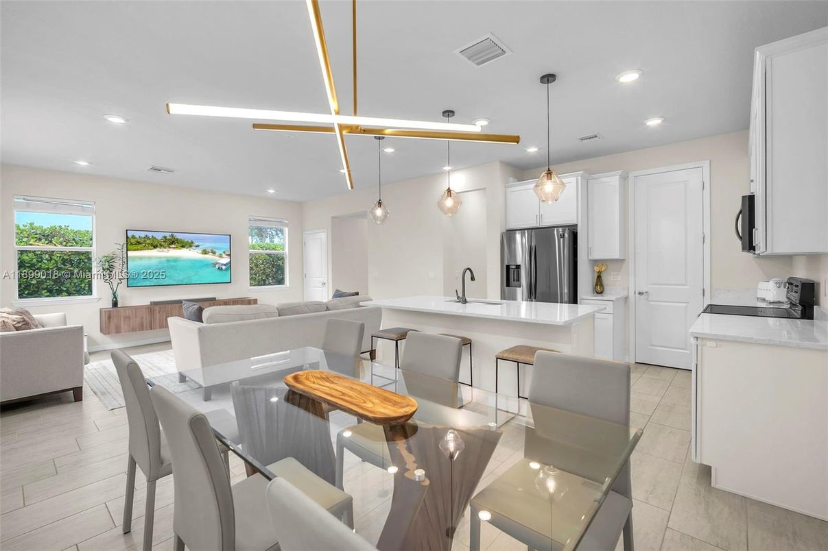 Dining room, Interior, Kitchen, Living room, Pendant Lights, Recessed Lighting, Stainless Steel Appliances
