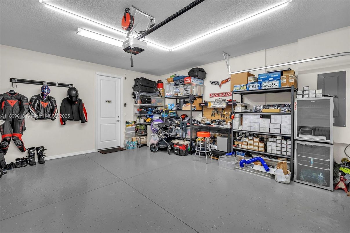 Garage, Interior