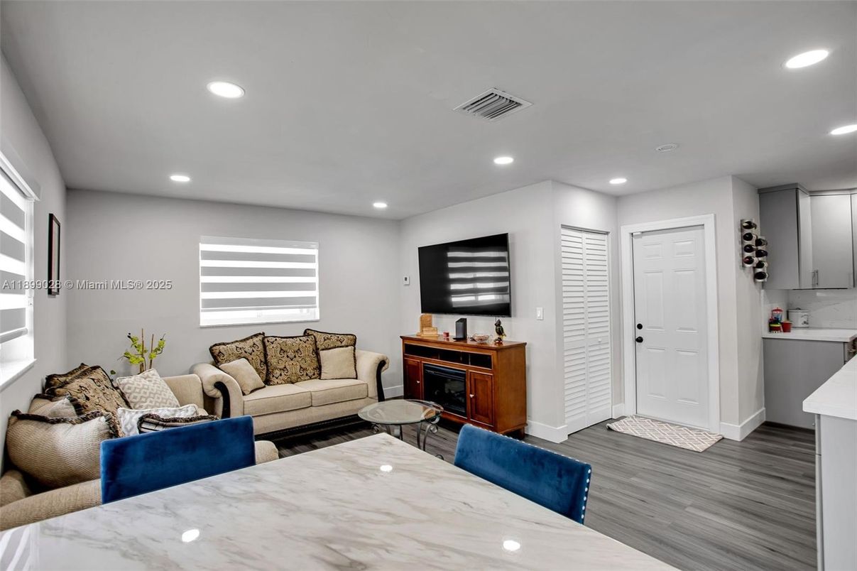 Interior, Kitchen, Living room, Recessed Lighting, Wood Texture Flooring