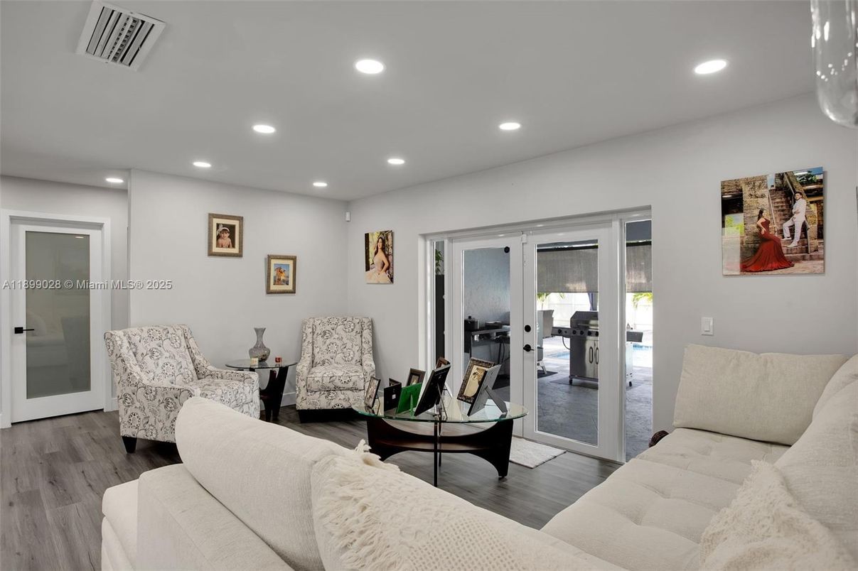 Interior, Living room, Recessed Lighting, Wood Texture Flooring